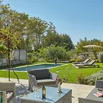 Chateau Les Carrasses 4*