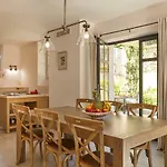 Hotel Chateau Les Carrasses 4*