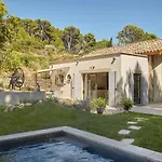 Chateau Les Carrasses