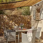 Chateau Les Carrasses Hotel 4*