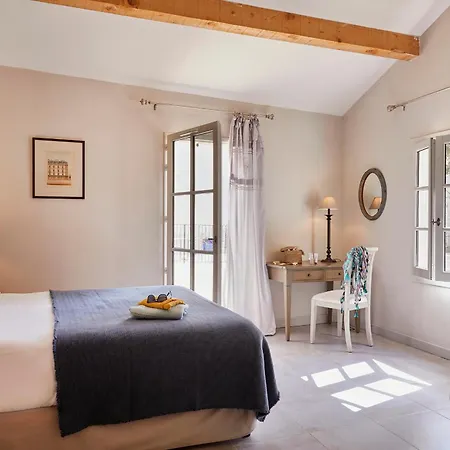 Hotel Chateau Les Carrasses 4*