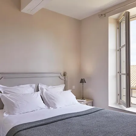 Отель Chateau Les Carrasses Капестан