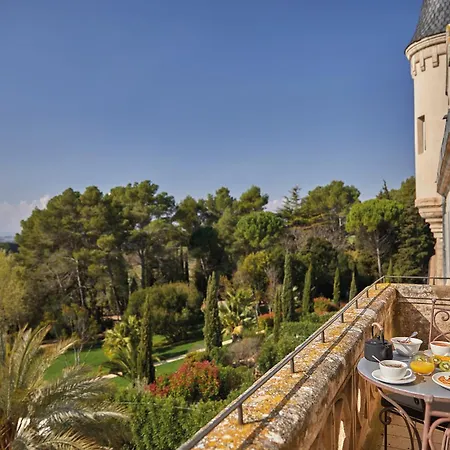 Chateau Les Carrasses Hotel 4*