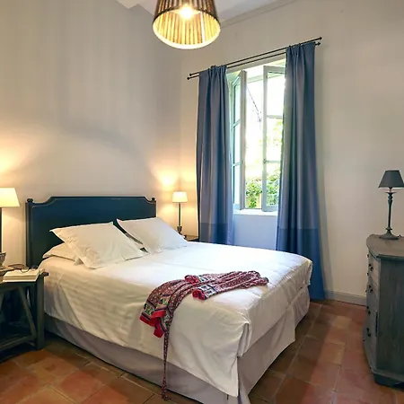 Hotel Chateau Les Carrasses 4*