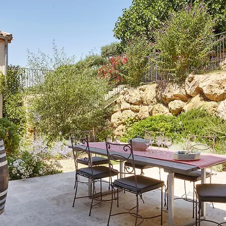 Chateau Les Carrasses