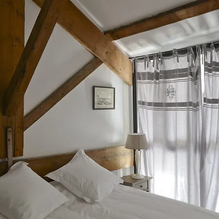 Отель Chateau Les Carrasses Капестан