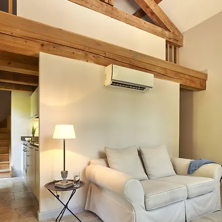 Chateau Les Carrasses Hotel