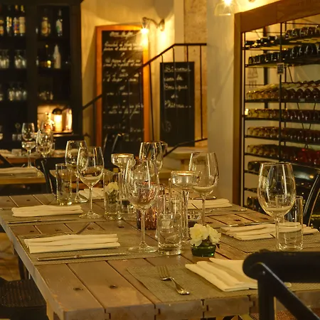 Отель Chateau Les Carrasses 4*