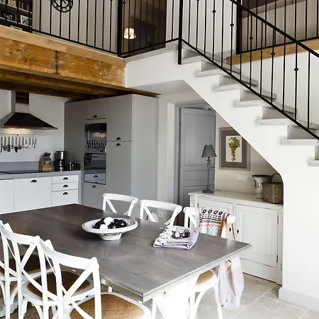 Chateau Les Carrasses Hotel