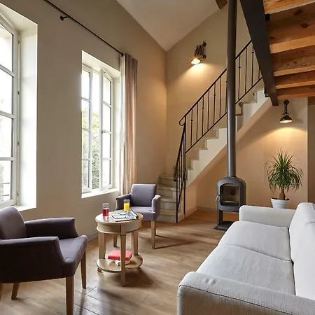 Chateau Les Carrasses 4*