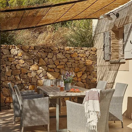 Chateau Les Carrasses Отель 4*